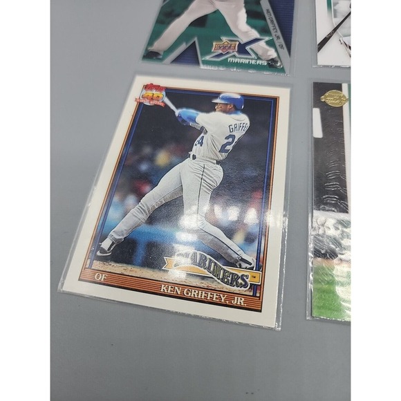 Ken Griffey Jr Lot of 9 Cards Mariners Hall of Fame Baseball Trading Cards - Picture 8 of 16
